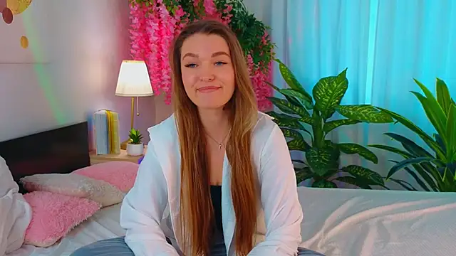 Snapshot of MaryHamilton chatting on November 27, 2025, 11:54 am MaryHamilton online show from November 27, 2025, 11:54 am