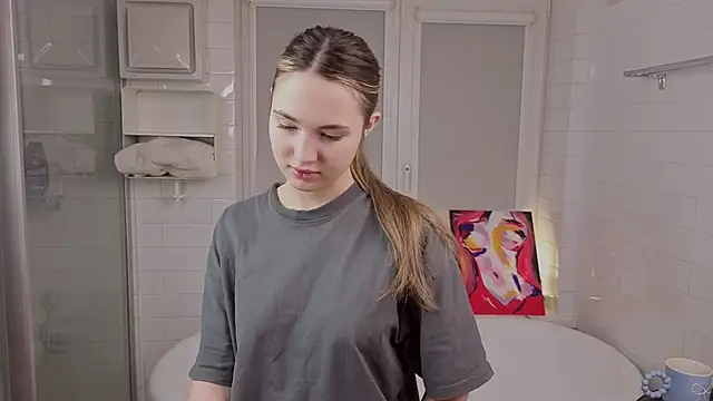 Snapshot of LeenaPuita chatting on February 15, 2026, 4:28 pm LeenaPuita online show from February 15, 2026, 4:28 pm