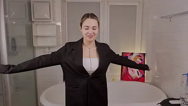 Snapshot of LeenaPuita chatting on February 9, 2026, 4:49 pm LeenaPuita online show from February 9, 2026, 4:49 pm