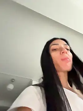 VickyM99 online show from November 29, 2025, 7:19 am