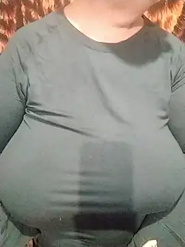 MyHoneyKira online show from November 9, 2025, 9:35 am