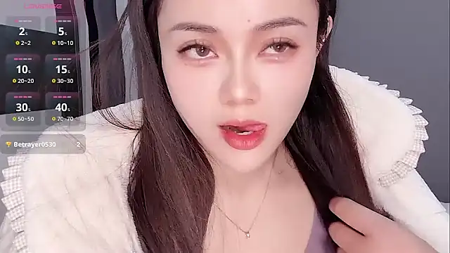 Snapshot of Yesenia- chatting on November 20, 2025, 2:07 pm Yesenia- online show from November 20, 2025, 2:07 pm