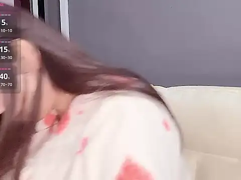 Snapshot of Yesenia- chatting on November 21, 2025, 1:43 pm Yesenia- online show from November 21, 2025, 1:43 pm