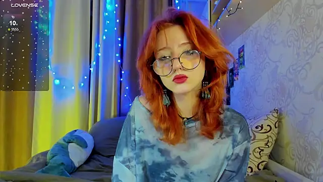 Snapshot of DragonflyLiza chatting on November 10, 2025, 11:59 am DragonflyLiza online show from November 10, 2025, 11:59 am