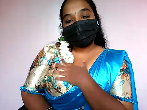 Snapshot of Mathi_cam chatting on June 19, 2026, 4:51 am Mathi cam online show from June 19, 2026, 4:51 am