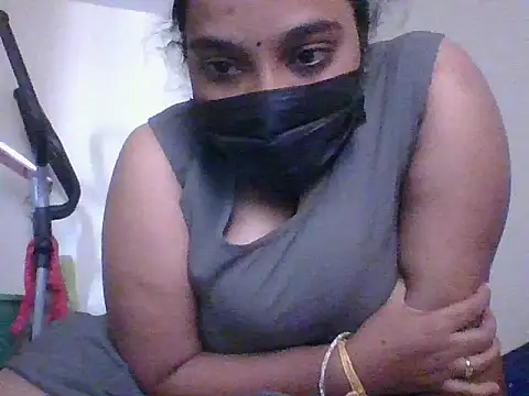 Mathi cam online show from December 18, 2025, 7:13 am