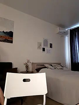 MelissaPinkiss online show from February 23, 2026, 11:22 am