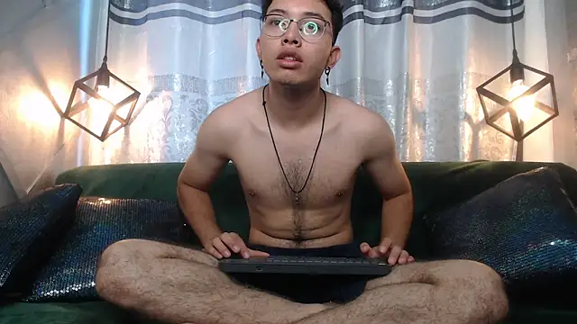 Snapshot of alexy_re chatting on November 9, 2025, 5:17 pm alexy re online show from November 9, 2025, 5:17 pm