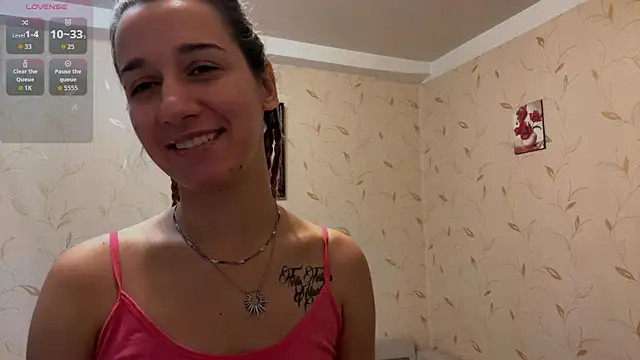 Snapshot of Auroragin chatting on December 1, 2025, 12:39 pm Auroragin online show from December 1, 2025, 12:39 pm