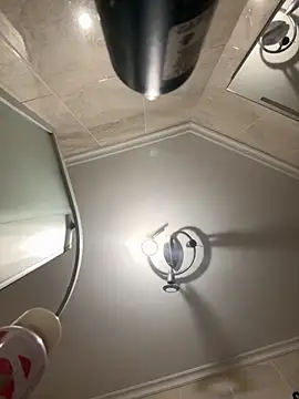 Snapshot of MUDA-TI chatting on November 3, 2025, 9:18 pm MUDA-TI online show from November 3, 2025, 9:18 pm