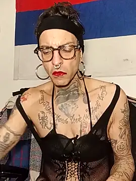 00Travsharongomez online show from December 2, 2025, 5:20 am