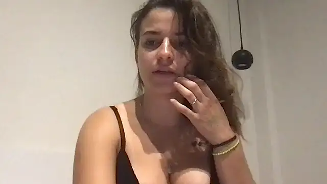 pia couple online show from November 5, 2025, 8:34 pm