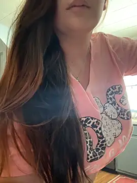 Snapshot of thickfarmtwat chatting on February 9, 2026, 7:56 pm thickfarmtwat online show from February 9, 2026, 7:56 pm