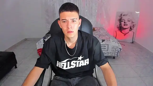 Aleck Boy online show from December 3, 2025, 11:25 pm