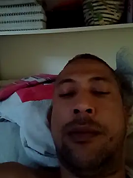 Arrombador20 online show from April 18, 2026, 8:42 pm