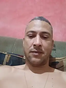 Arrombador20 online show from June 3, 2026, 3:28 pm