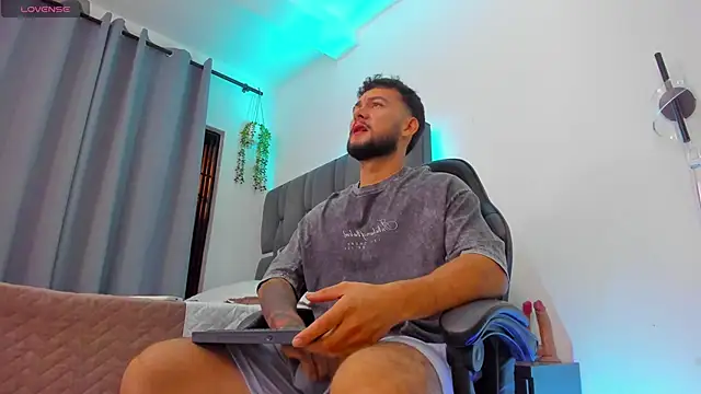 noah corvelle online show from February 3, 2026, 1:05 am