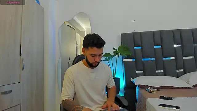 noah corvelle online show from March 5, 2026, 11:43 pm