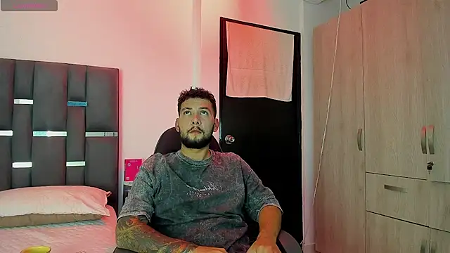 noah corvelle online show from November 14, 2025, 1:53 am