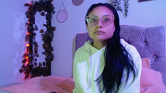 Snapshot of valkiry_ chatting on February 28, 2026, 11:04 pm valkiry online show from February 28, 2026, 11:04 pm