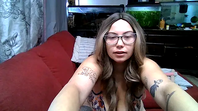 Snapshot of FreakyDreama chatting on July 6, 2026, 12:56 pm FreakyDreama online show from July 6, 2026, 12:56 pm
