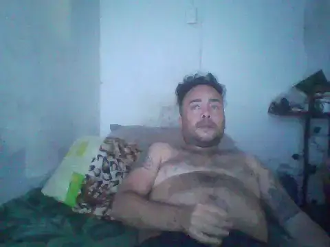 Snapshot of GuilleHotsexy chatting on November 18, 2025, 7:50 pm GuilleHotsexy online show from November 18, 2025, 7:50 pm