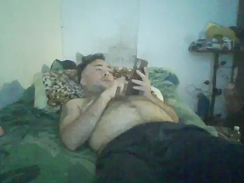 Snapshot of GuilleHotsexy chatting on November 11, 2025, 12:55 pm GuilleHotsexy online show from November 11, 2025, 12:55 pm
