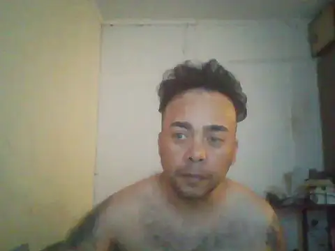 Snapshot of GuilleHotsexy chatting on November 14, 2025, 3:21 am GuilleHotsexy online show from November 14, 2025, 3:21 am