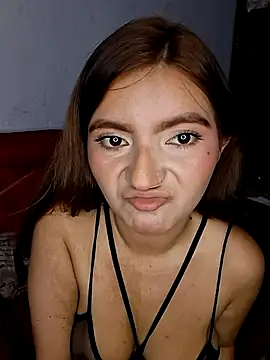 Paulafer20 online show from November 18, 2025, 3:37 pm