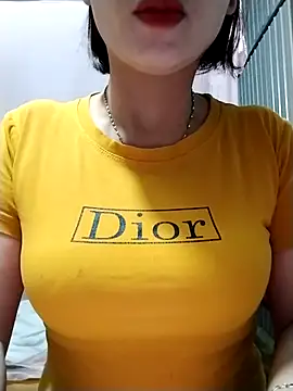 Snapshot of Niramiu chatting on November 16, 2025, 1:21 am Niramiu online show from November 16, 2025, 1:21 am