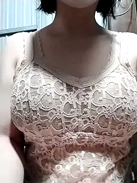 Snapshot of Niramiu chatting on December 15, 2025, 12:16 am Niramiu online show from December 15, 2025, 12:16 am