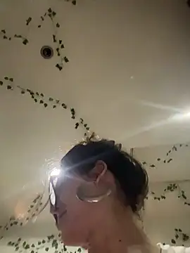 Snapshot of zowi101 chatting on March 4, 2026, 11:56 pm zowi101 online show from March 4, 2026, 11:56 pm