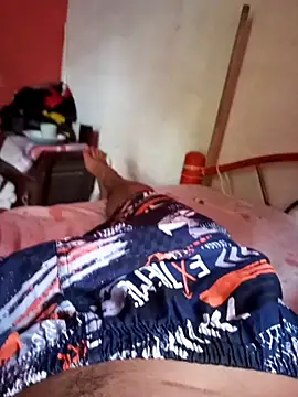 AlexiXxto32 online show from November 4, 2025, 7:28 pm