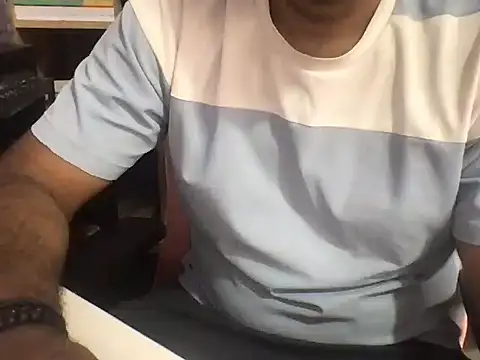 Snapshot of KingCobra_07 chatting on May 6, 2026, 3:10 am KingCobra 07 online show from May 6, 2026, 3:10 am