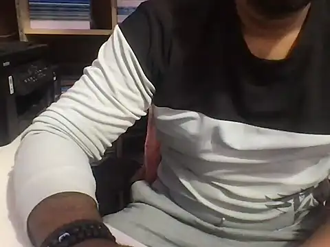 KingCobra 07 online show from April 6, 2026, 1:45 am