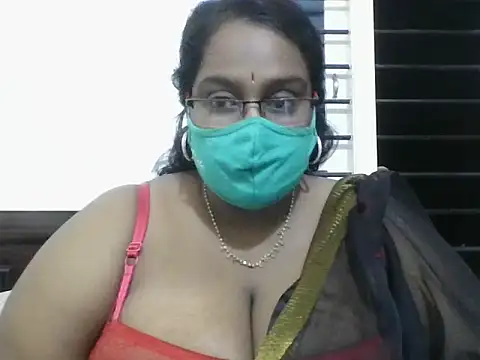 hootypriya online show from December 2, 2025, 7:04 pm