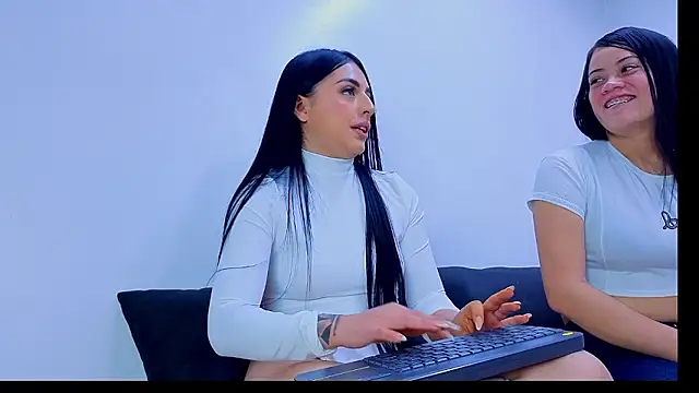 Julieta horney online show from January 19, 2026, 1:04 pm