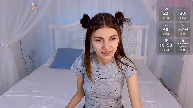 Little  Lunaa online show from April 7, 2026, 10:50 am