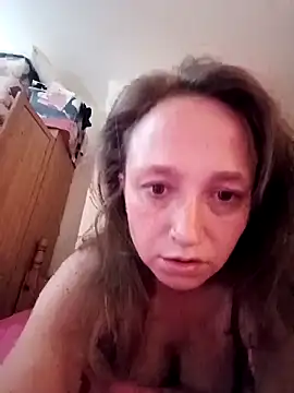 HotMommaCR online show from November 4, 2025, 1:15 pm