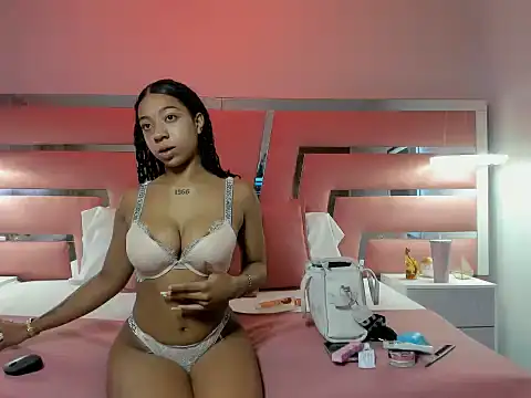 Snapshot of GiadaParisi chatting on November 16, 2025, 6:12 pm GiadaParisi online show from November 16, 2025, 6:12 pm