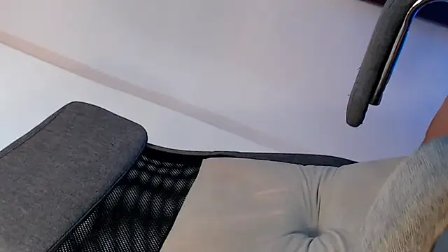 miss ditey09 online show from November 5, 2025, 1:36 pm