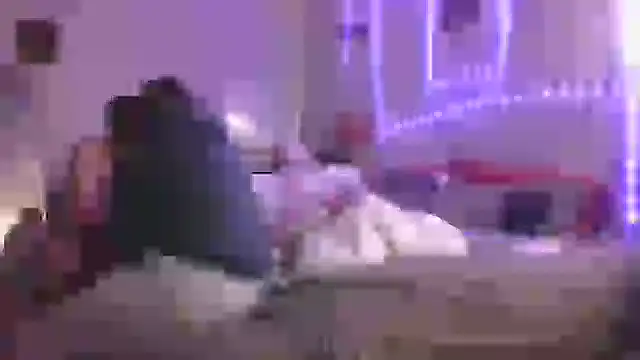 Redriddinghood8 online show from December 19, 2025, 8:06 am