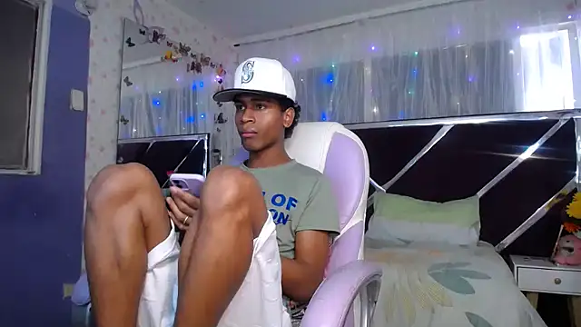 Santy bigcock 01 online show from April 8, 2026, 5:25 pm