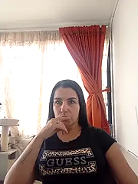 Snapshot of YLITZA chatting on November 5, 2025, 7:39 pm YLITZA online show from November 5, 2025, 7:39 pm