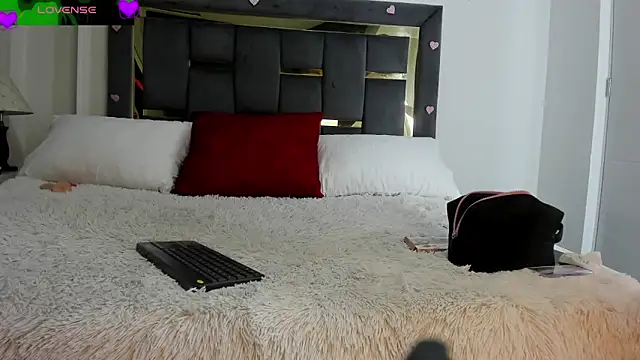 CatleyaSmith online show from February 18, 2026, 12:34 pm