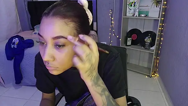 lyam ebony  online show from November 16, 2025, 7:51 pm