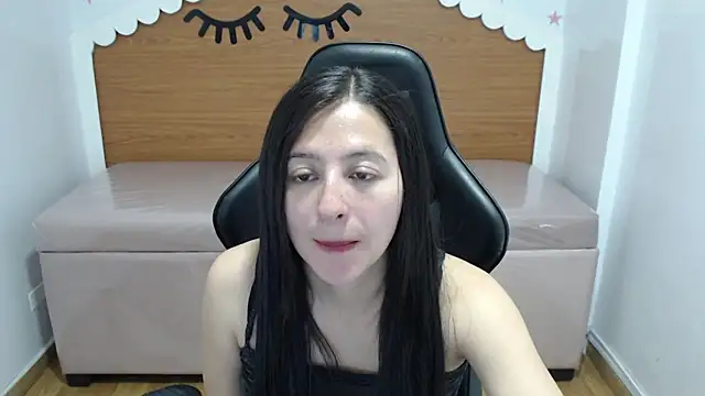 scarlett percy t online show from November 22, 2025, 7:46 pm