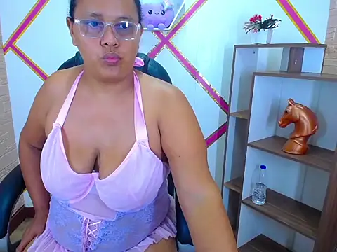 Snapshot of Salome_Jamess chatting on November 9, 2025, 2:59 am Salome Jamess online show from November 9, 2025, 2:59 am