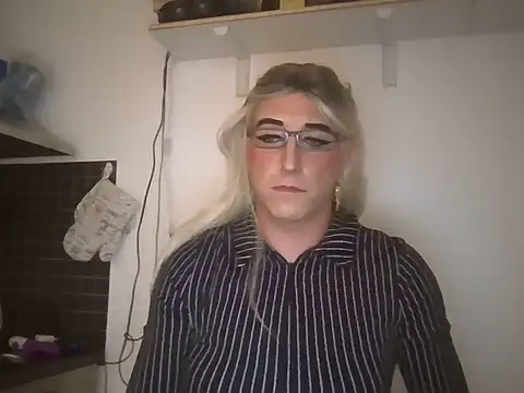 AgnesCross39 online show from August 6, 2026, 2:17 am