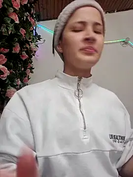 Celeste Moretti online show from December 17, 2025, 1:38 pm